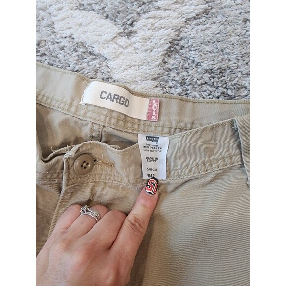 Levi's Men Shorts Size 42 Khaki Carrier Cargo Relaxed Fit Baggy Canvas Long - Picture 5 of 7